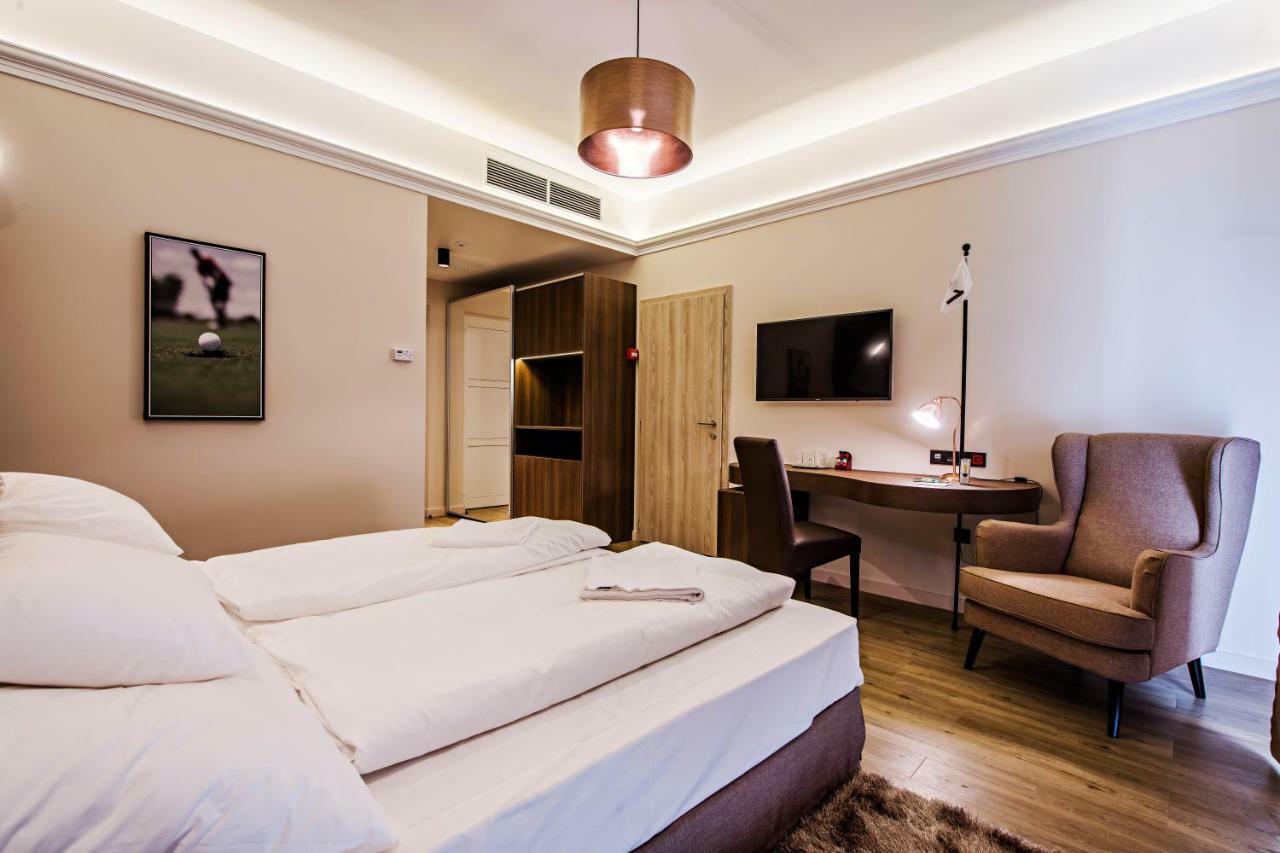 مبيت وإفطار Alcsutdoboz Pannonia Golf & Country Club المظهر الخارجي الصورة