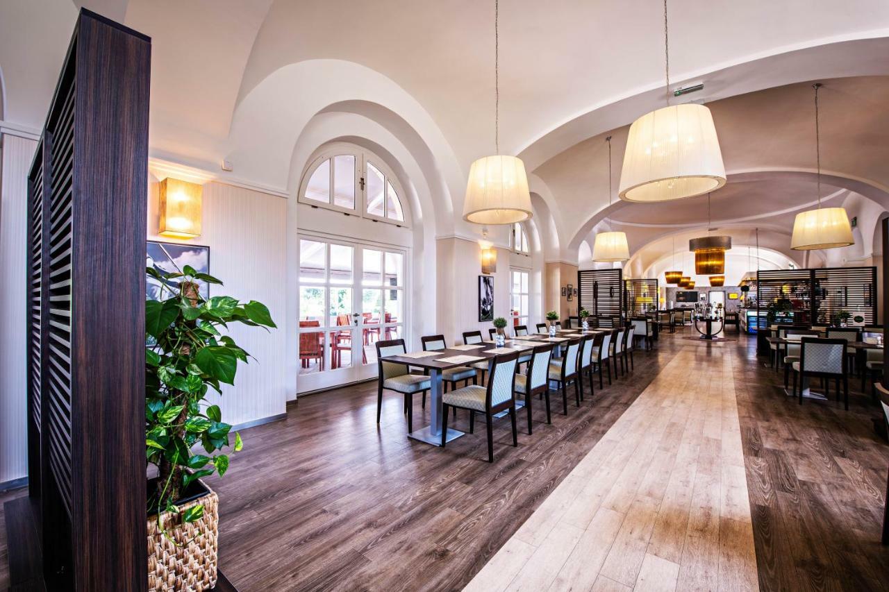 مبيت وإفطار Alcsutdoboz Pannonia Golf & Country Club المظهر الخارجي الصورة